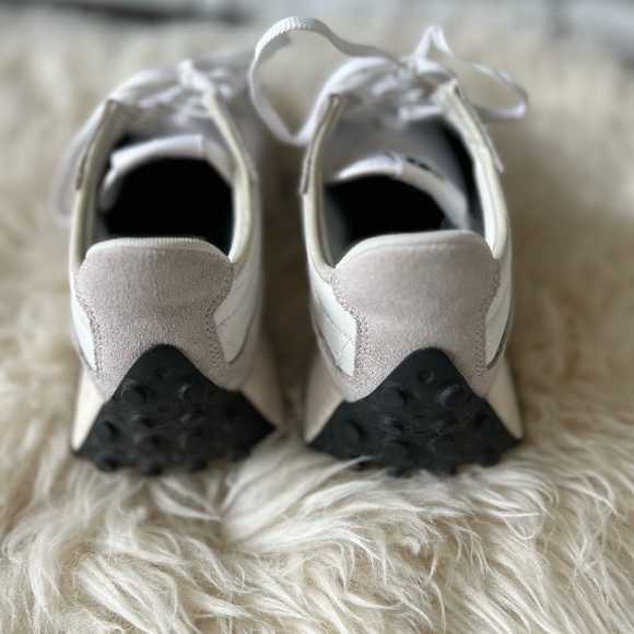New Balance 327 - Picture 4 of 5